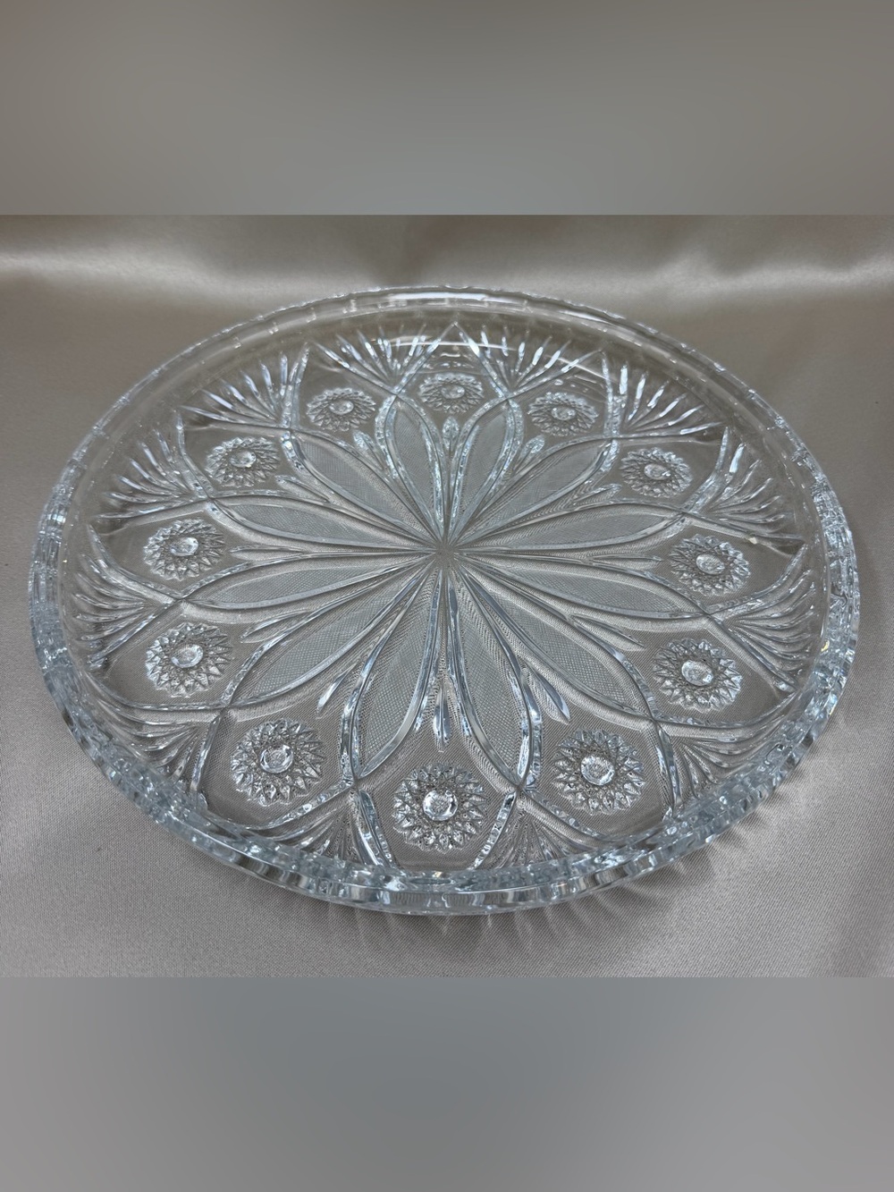 Lovely Vintage Clear Pressed Glass Sunflower Daisy Serving Platter 11”